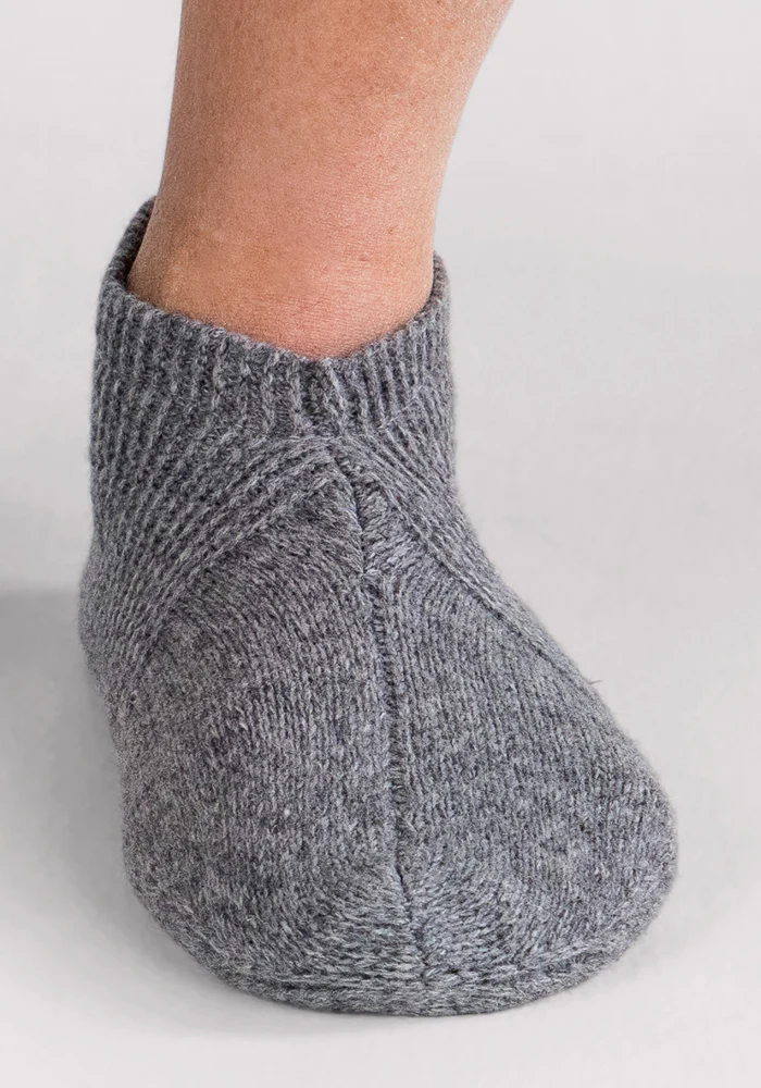 Mens Gripper Slippers - Gentle Grey - Image 5