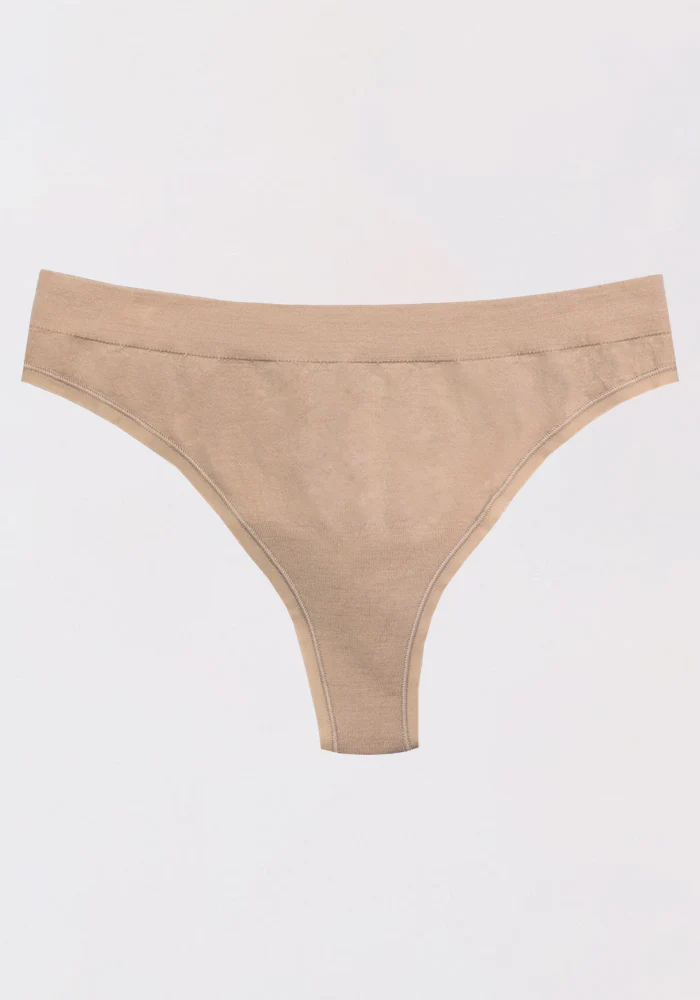 Farrah Thong - Image 6